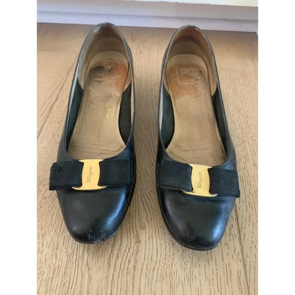 Salvatore Ferragamo Vara Bow Pumps‎ Black Leather Low Block Heel Shoes 7.5 C